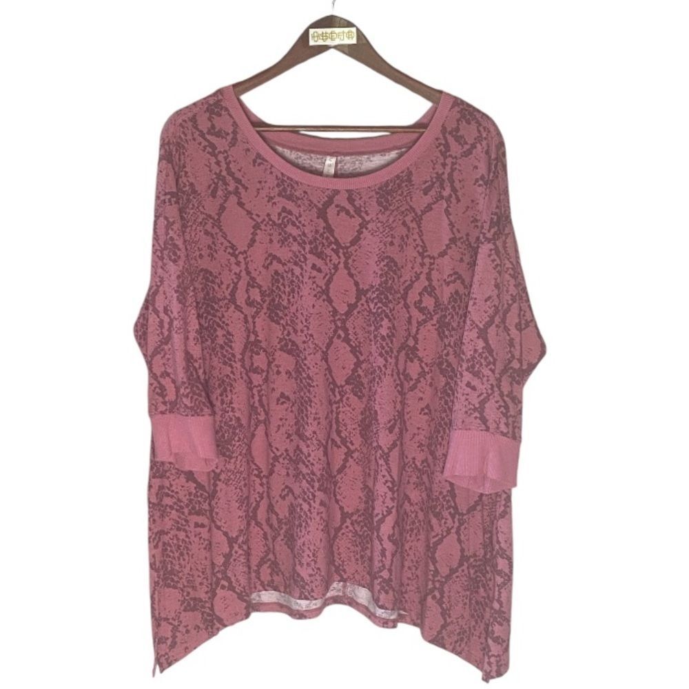 COZY mauve pink snakeskin print active shirt // 1X